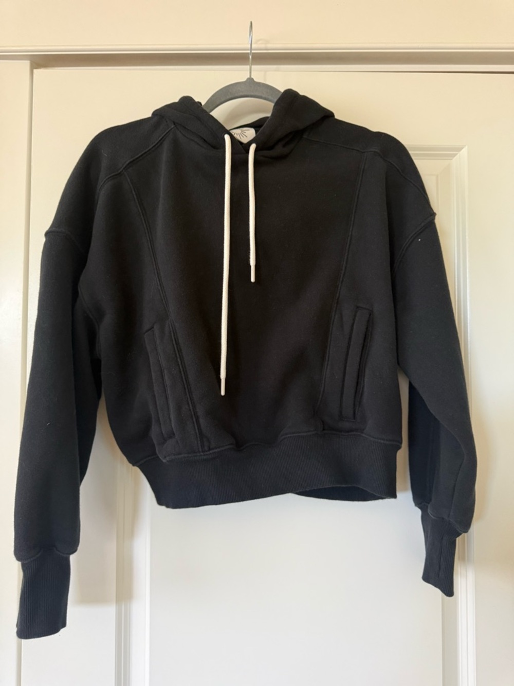 aerie Black Cropped hoodie